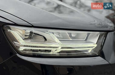 Внедорожник / Кроссовер Audi Q7 2015 в 