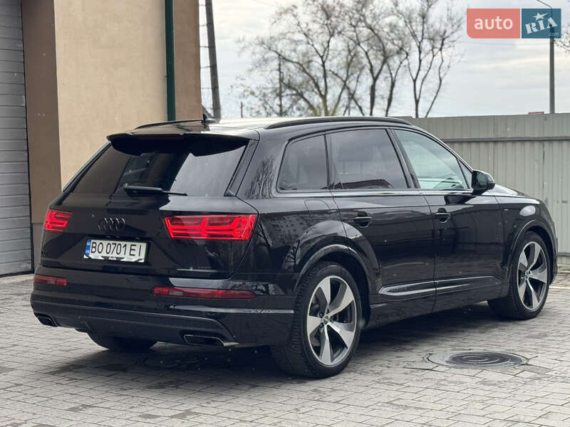 Внедорожник / Кроссовер Audi Q7 2015 в Тернополе