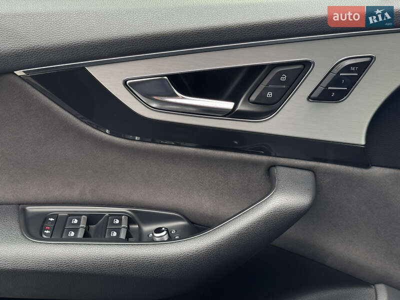 Внедорожник / Кроссовер Audi Q7 2015 в Тернополе