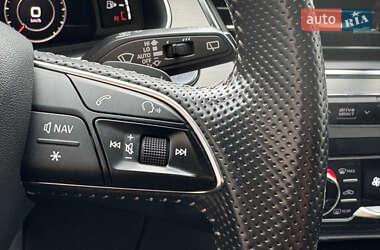 Внедорожник / Кроссовер Audi Q7 2015 в 