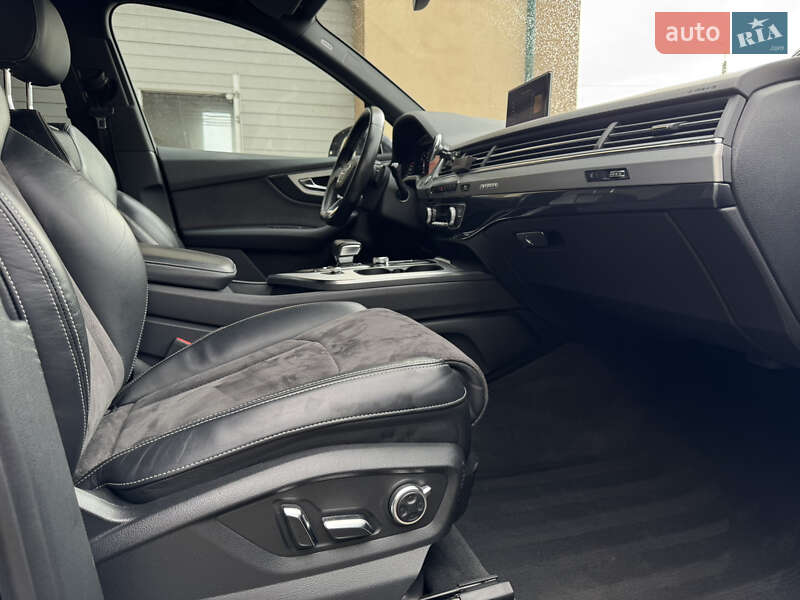 Внедорожник / Кроссовер Audi Q7 2015 в Тернополе