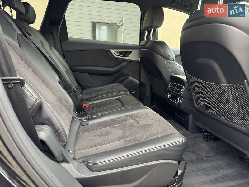 Внедорожник / Кроссовер Audi Q7 2015 в Тернополе