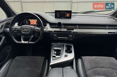 Внедорожник / Кроссовер Audi Q7 2015 в 