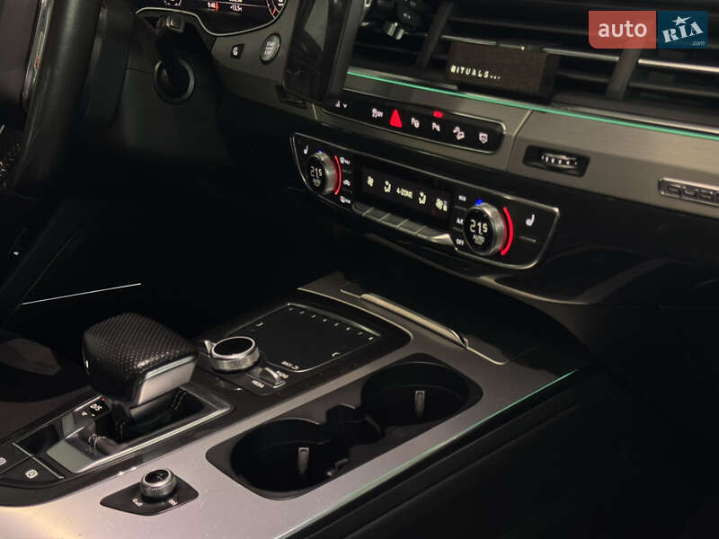 Внедорожник / Кроссовер Audi Q7 2015 в Тернополе