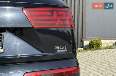 Внедорожник / Кроссовер Audi Q7 2016 в 