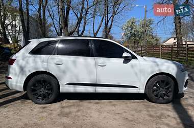 Внедорожник / Кроссовер Audi Q7 2017 в 