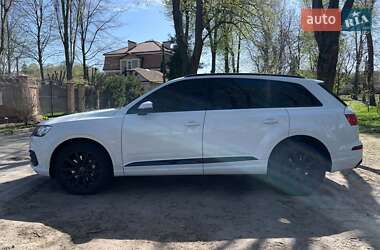 Внедорожник / Кроссовер Audi Q7 2017 в 