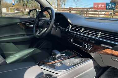 Внедорожник / Кроссовер Audi Q7 2017 в 