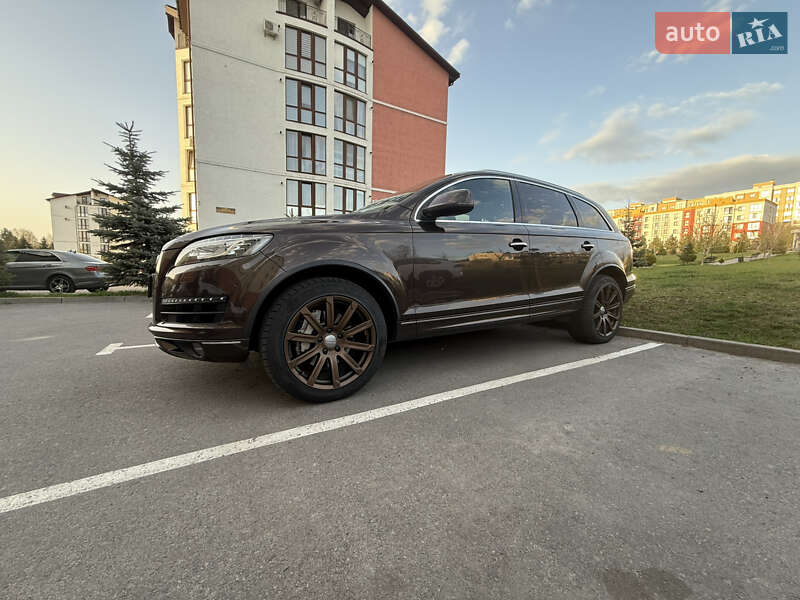 Позашляховик / Кросовер Audi Q7 2011 в Рівному