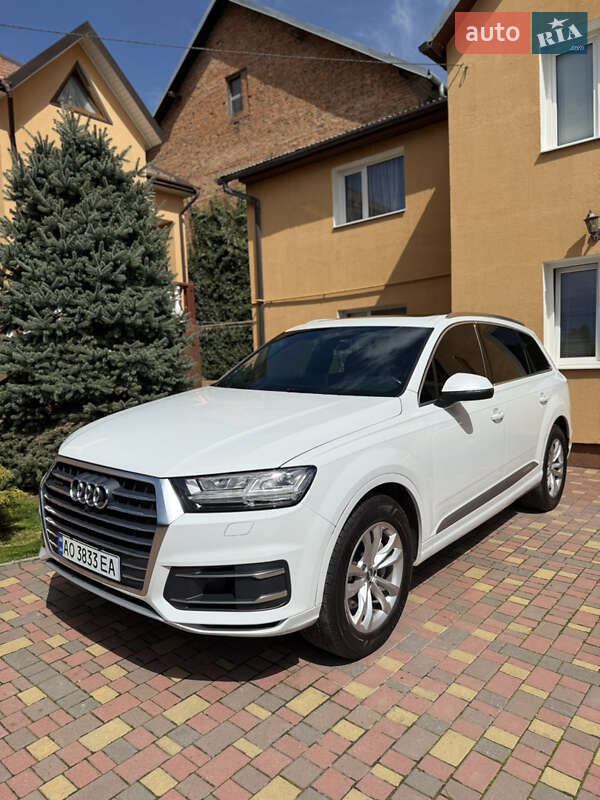Внедорожник / Кроссовер Audi Q7 2017 в Ужгороде