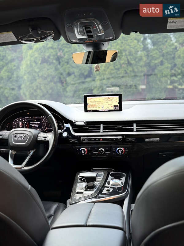 Внедорожник / Кроссовер Audi Q7 2017 в Ужгороде