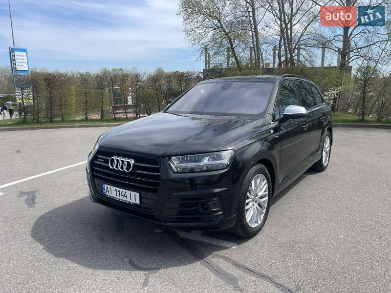 Внедорожник / Кроссовер Audi Q7 2015 в Киеве