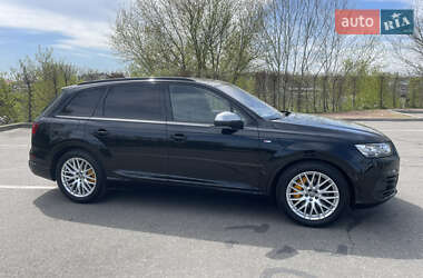 Позашляховик / Кросовер Audi Q7 2015 в 