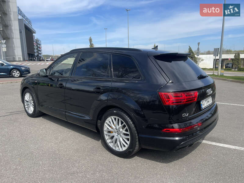 Внедорожник / Кроссовер Audi Q7 2015 в Киеве