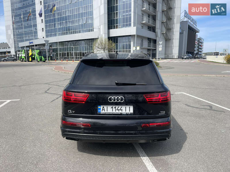 Внедорожник / Кроссовер Audi Q7 2015 в Киеве