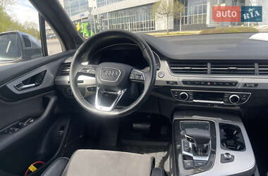 Позашляховик / Кросовер Audi Q7 2015 в 