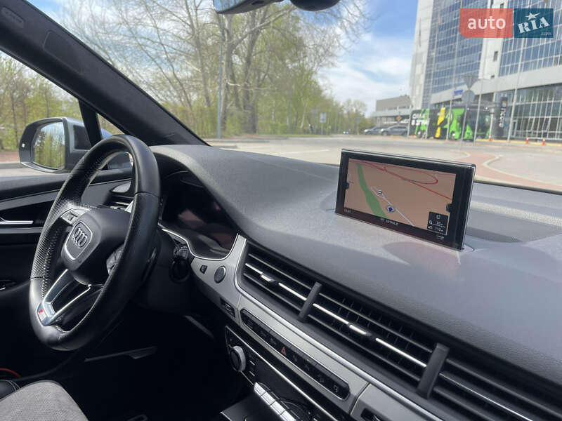 Внедорожник / Кроссовер Audi Q7 2015 в Киеве