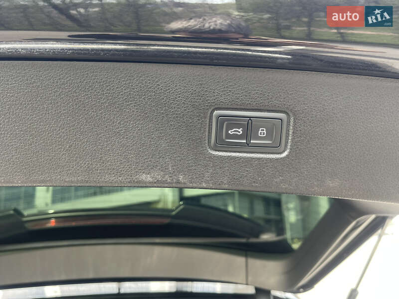 Внедорожник / Кроссовер Audi Q7 2015 в Киеве