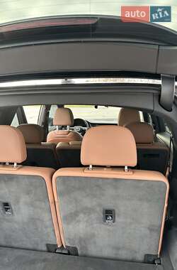 Внедорожник / Кроссовер Audi Q7 2020 в 