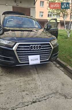 Внедорожник / Кроссовер Audi Q7 2016 в 