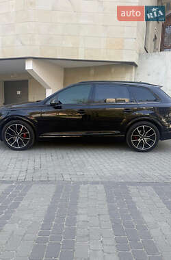 Внедорожник / Кроссовер Audi Q7 2017 в 