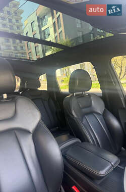 Внедорожник / Кроссовер Audi Q7 2017 в 