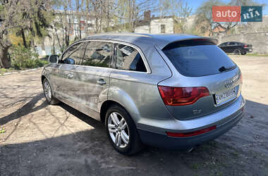 Внедорожник / Кроссовер Audi Q7 2007 в 