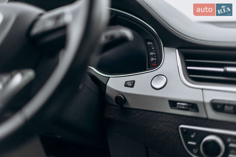 Внедорожник / Кроссовер Audi Q7 2016 в Луцке