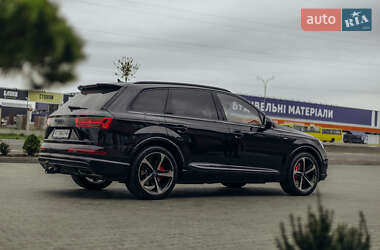 Внедорожник / Кроссовер Audi Q7 2016 в 
