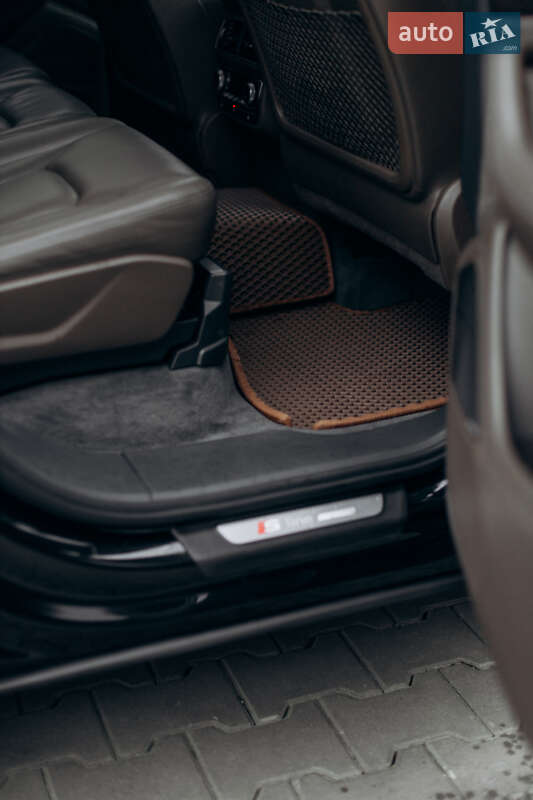 Внедорожник / Кроссовер Audi Q7 2016 в Луцке