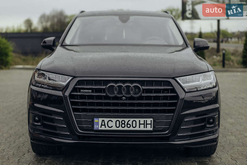 Внедорожник / Кроссовер Audi Q7 2016 в Луцке