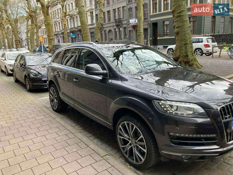 Внедорожник / Кроссовер Audi Q7 2010 в Надворной