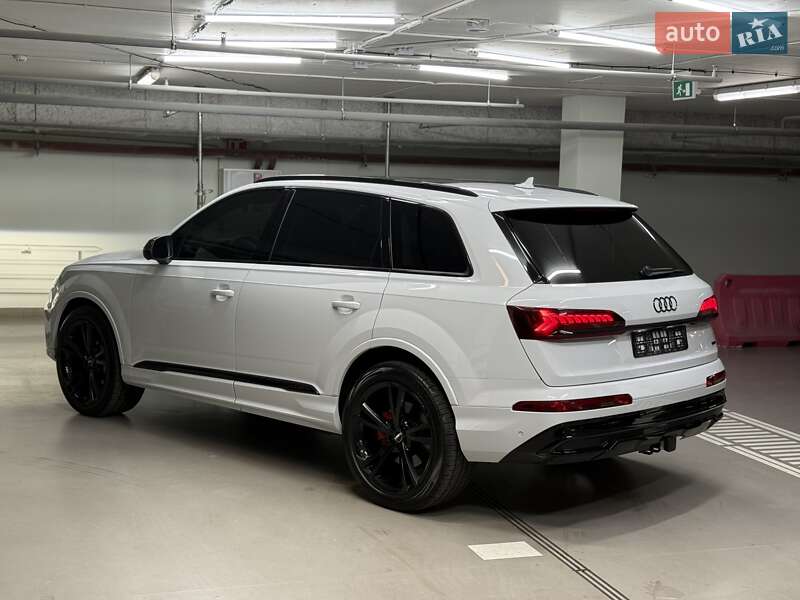 Позашляховик / Кросовер Audi Q7 2022 в Києві