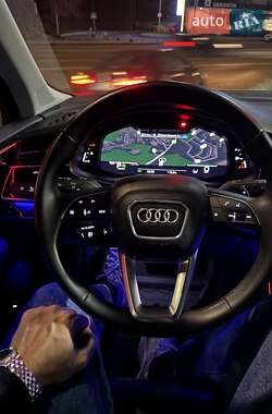 Внедорожник / Кроссовер Audi Q7 2022 в 