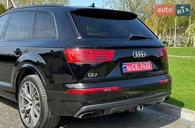 Внедорожник / Кроссовер Audi Q7 2018 в 