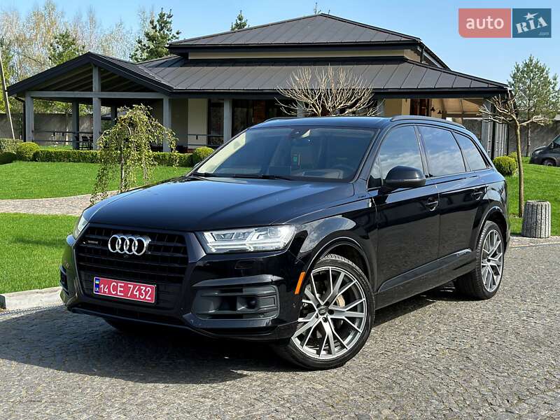 Внедорожник / Кроссовер Audi Q7 2018 в 