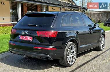 Внедорожник / Кроссовер Audi Q7 2018 в 