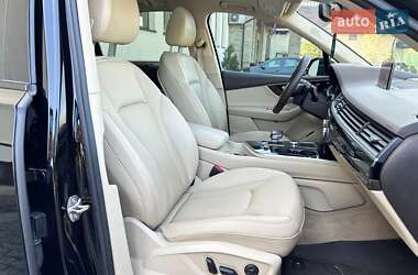 Внедорожник / Кроссовер Audi Q7 2018 в 