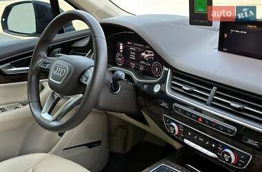 Внедорожник / Кроссовер Audi Q7 2018 в 
