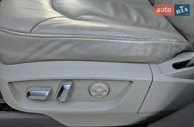 Внедорожник / Кроссовер Audi Q7 2013 в 