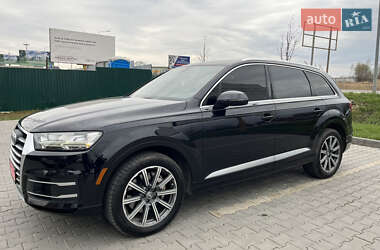 Внедорожник / Кроссовер Audi Q7 2017 в 