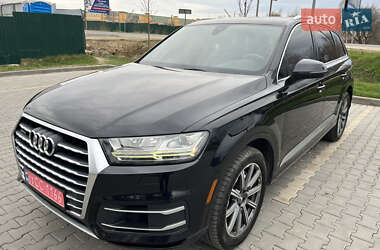 Внедорожник / Кроссовер Audi Q7 2017 в 