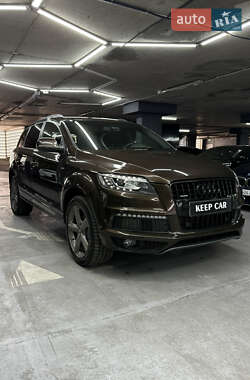Внедорожник / Кроссовер Audi Q7 2015 в 