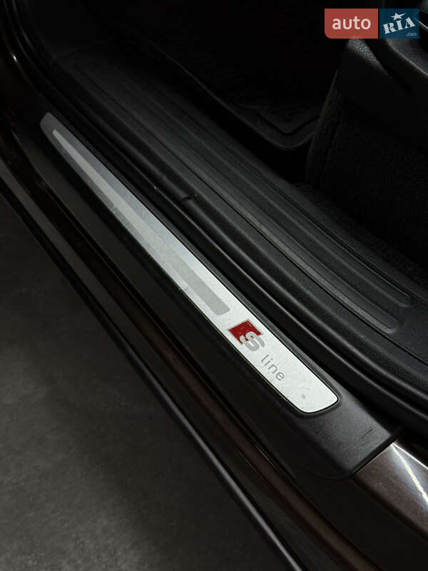 Позашляховик / Кросовер Audi Q7 2015 в Одесі