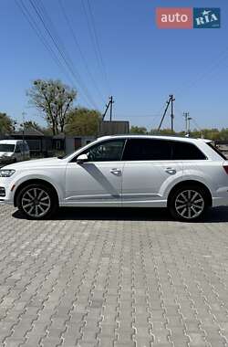 Позашляховик / Кросовер Audi Q7 2016 в 