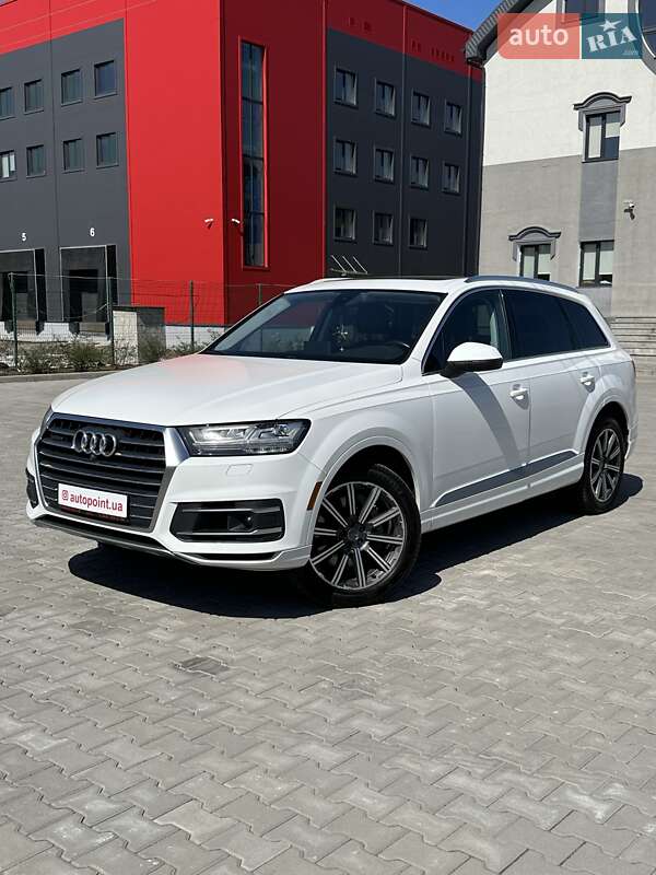 Позашляховик / Кросовер Audi Q7 2016 в 