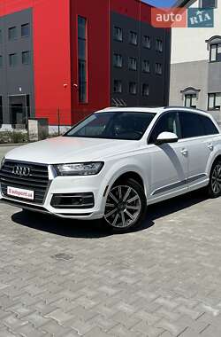 Позашляховик / Кросовер Audi Q7 2016 в 