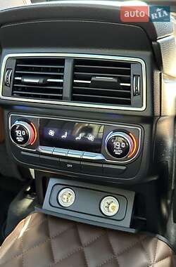 Позашляховик / Кросовер Audi Q7 2016 в 