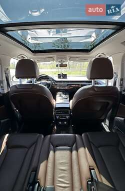 Позашляховик / Кросовер Audi Q7 2016 в 
