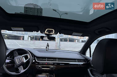 Внедорожник / Кроссовер Audi Q7 2017 в 